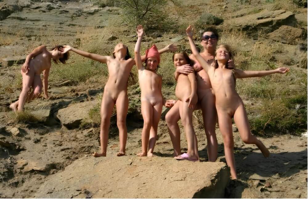 Nudism in a sunny day pics - Getting rid of clothes