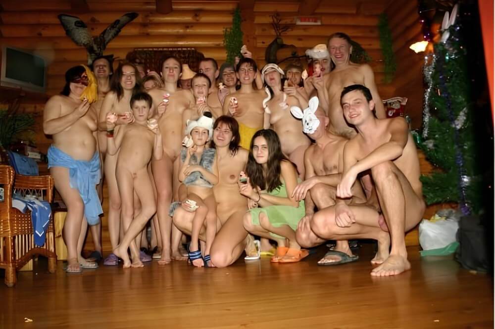 Sauna meet new year gallery - Getting rid of swimsuits