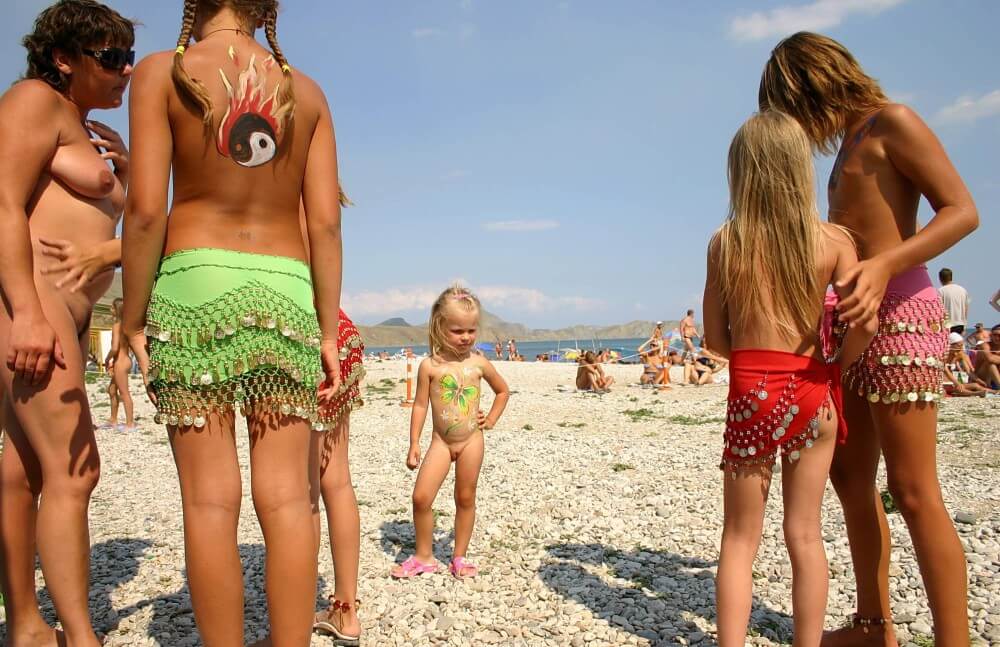 Pageant Model Profile One pics - Naturalness and freedom go hand in hand with naturism