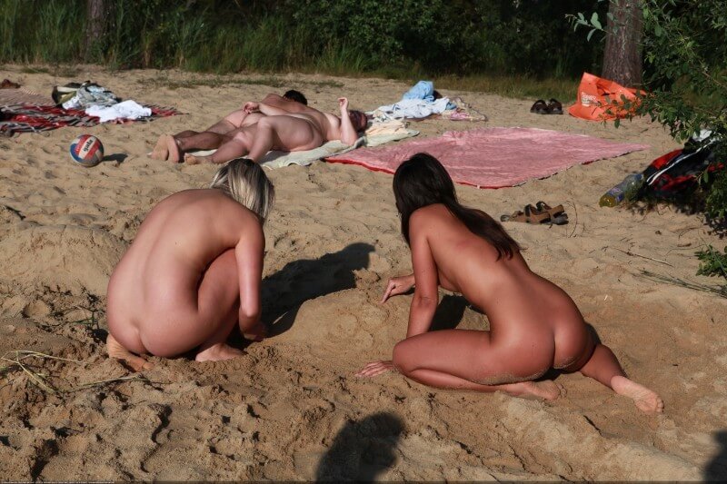 Creekside activity Big Photo gallery - Nature fills the naked body with energy and inspiration