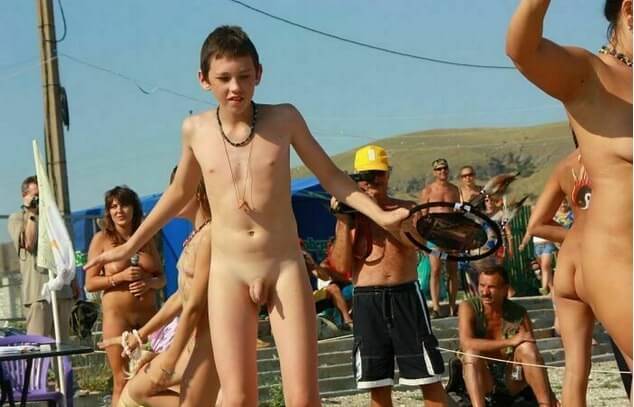 Nudists in Crimea photos - Nudism brings joy to life
