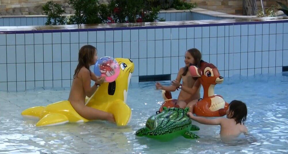 Aqua Extravaganza 1 Full HD - We have nothing against nudism per se