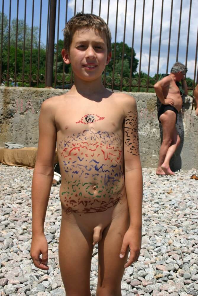 Father and Daughter Painted pics - Nudism helps strengthen friendships