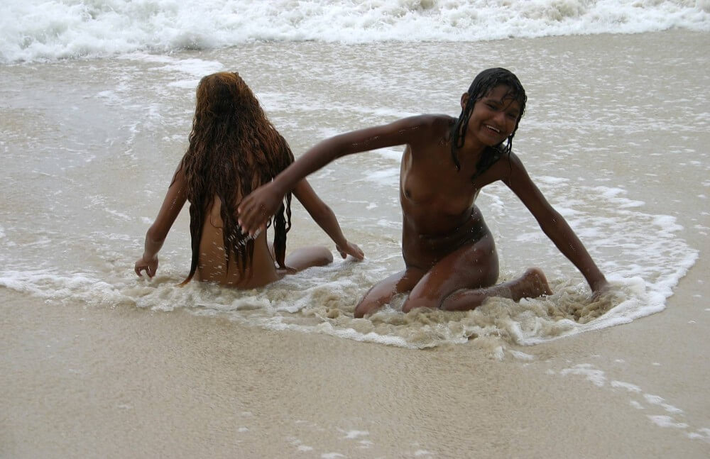 Brazilian Sand Playground pics - Leaving the house in a state of complete nudity