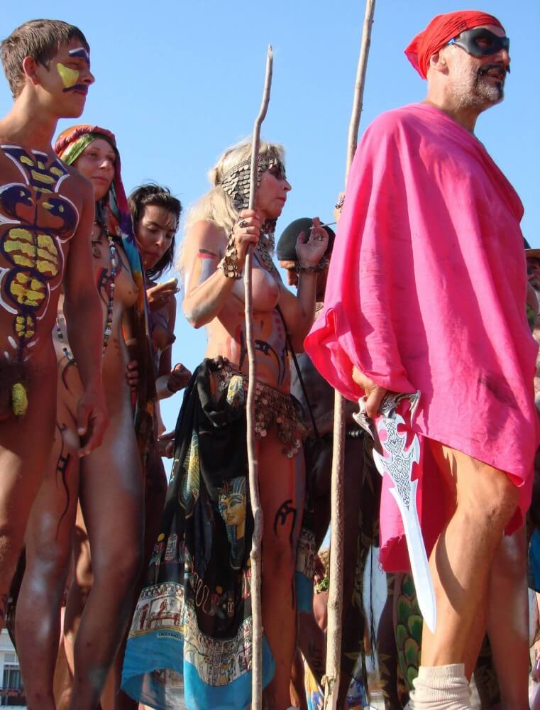 Neptune Day Mountain Top pics - Naturism encourages sincerity and honesty regarding the body