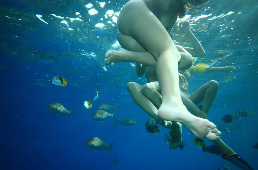 Egyptian Snorkelers Part - Nudism helps strengthen friendships