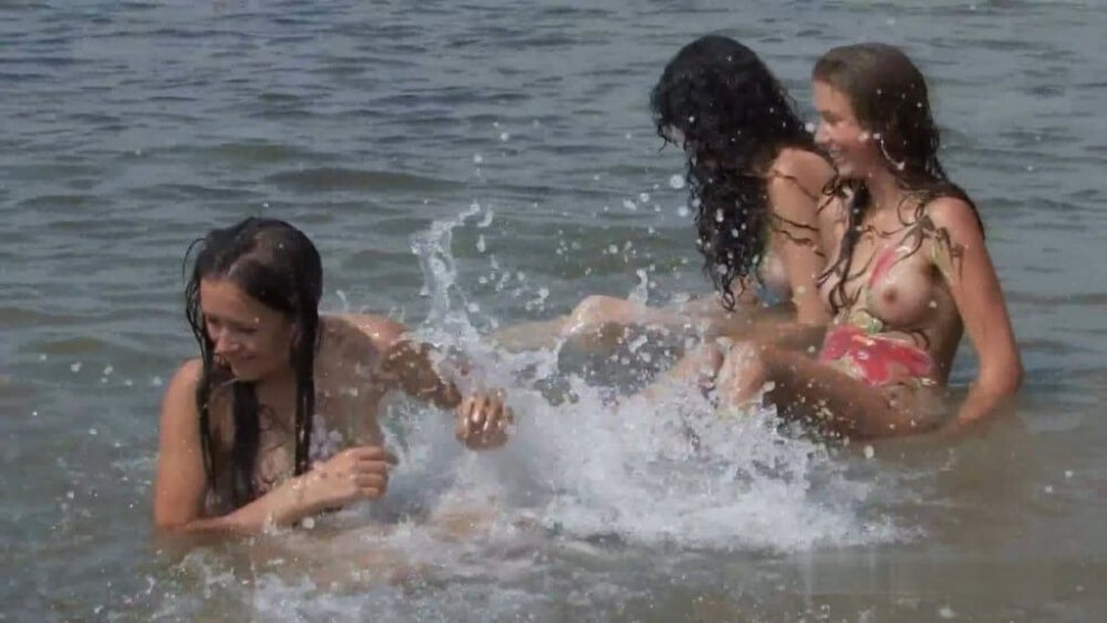 Body Art At Nudist Beach - Pure naturism teaches us to accept ourselves and others without judgment or criticism