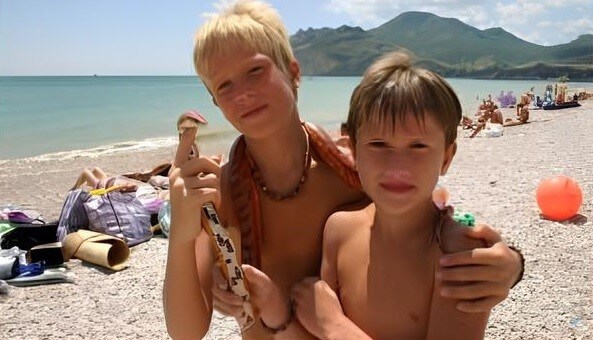 Premium Content # 23 - Ideological naturists: exclusive materials