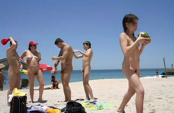 Premium Content # 26 - Nudism and naturism help overcome prejudices and fears related to physical appearance