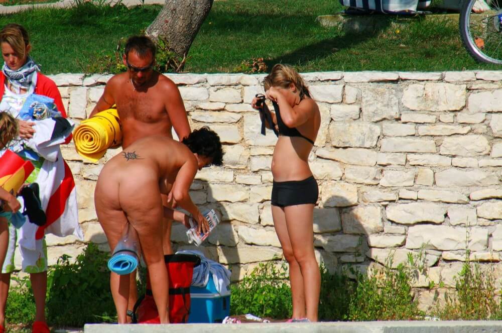 Ula FKK Sisters Day photo gallery - The concept that the naked body is part of the natural world and deserves respect is important