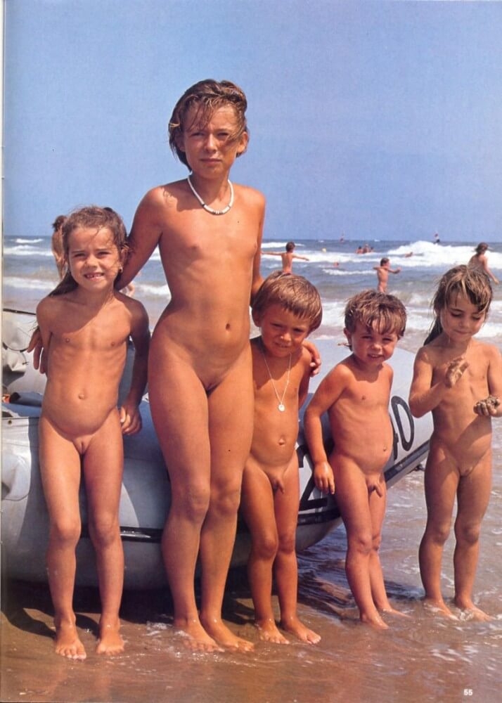 Jung und Frei Nr 2 - Nudism and naturism bring you closer to nature