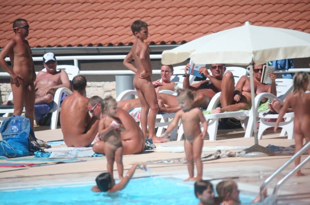 Pool Camping Sides gallery - Striving for tolerance and respect is the code of conduct among nudists