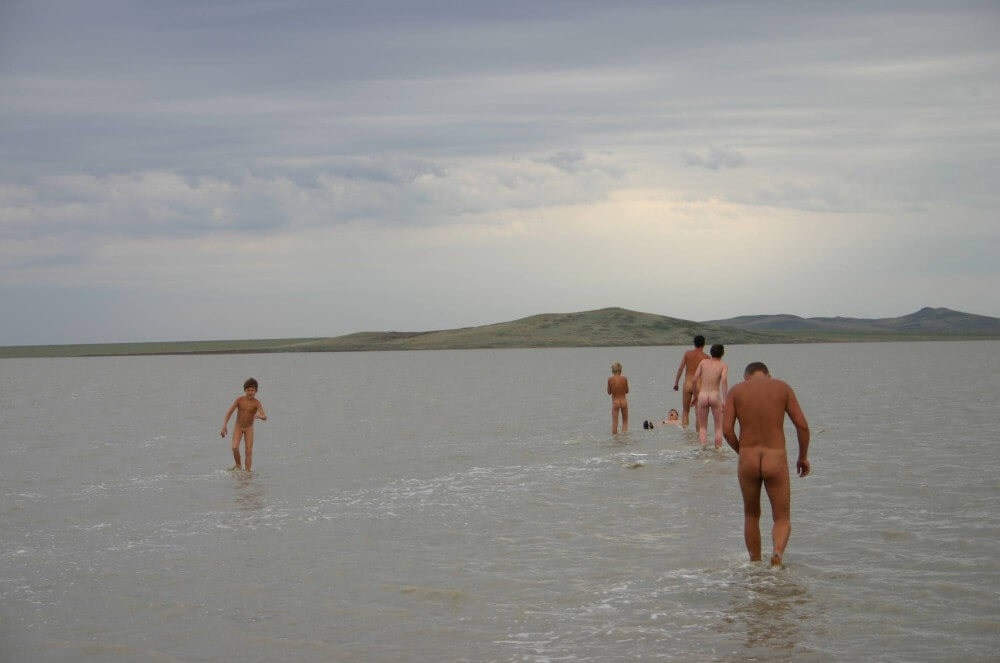 Black-Sea Body Mud Shots pics - Nudity is a part of life without shame