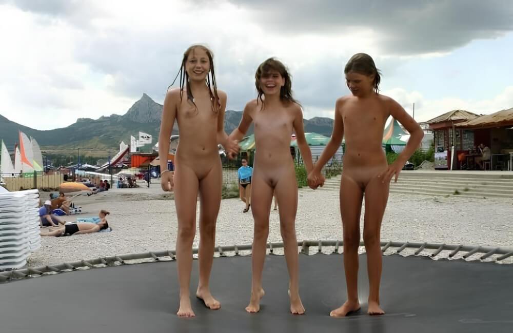 Trampoline pics - Self-confidence helps naturists achieve their goals