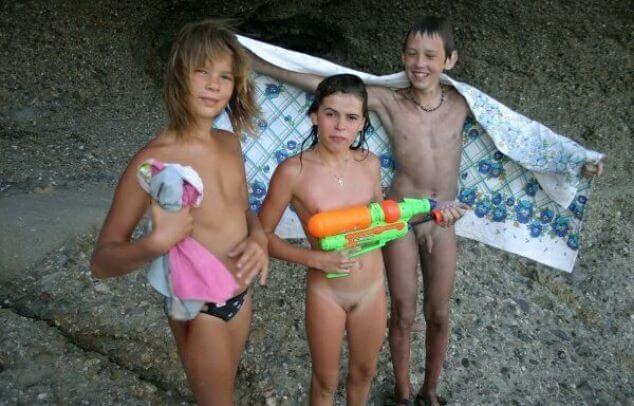 Naturism photo gallery # 33 - Nudism helps to overcome shyness and insecurities