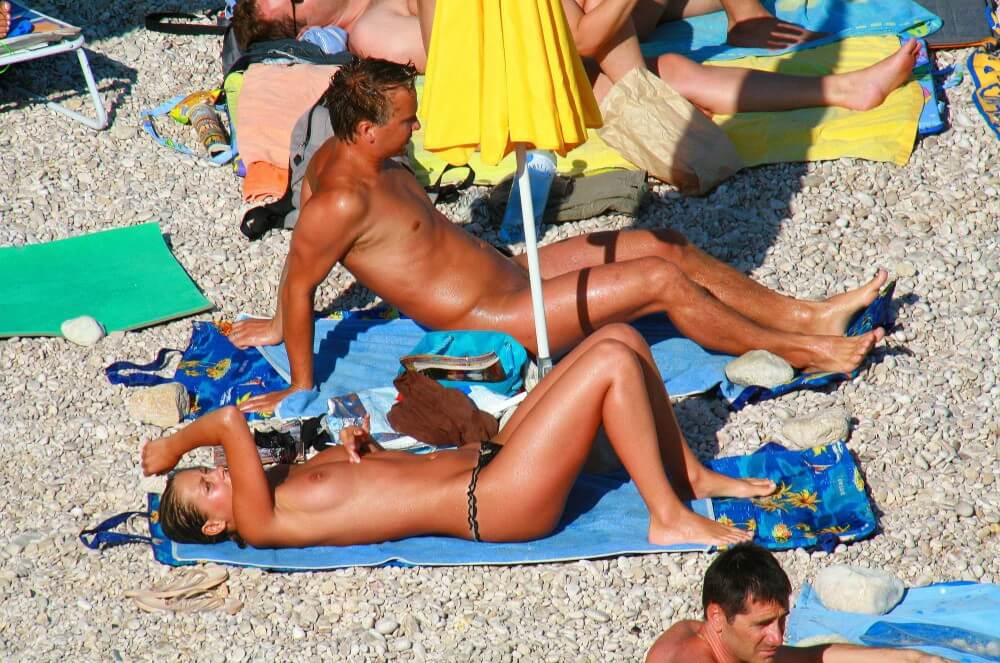 Ula FKK Bikini Couples Day pics - Nudity promotes inner harmony and peace of mind