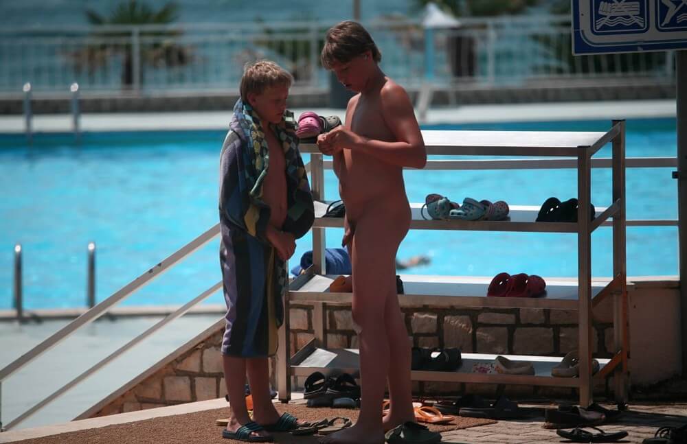 Scooter Travel Mid Day pics - A love of the sun and fresh air are important values for those who practice naturism and nudism