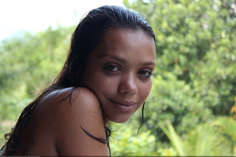 Tropical activities 1-25 gallery - Nudism promotes respect for the environment