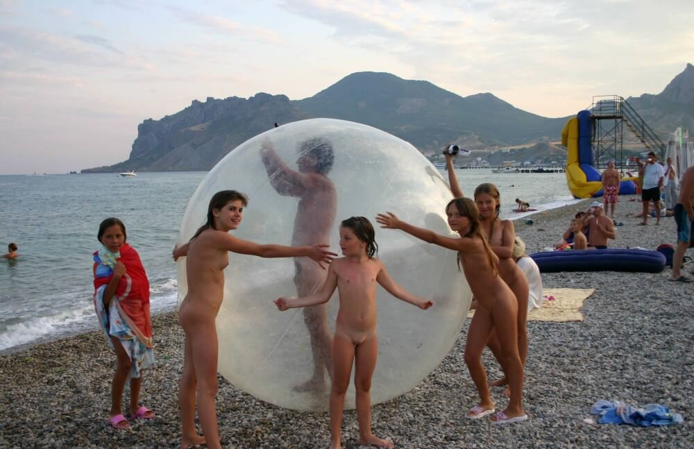 Pics Walk on the Beach Balloon - We have no objection to the phenomenon itself