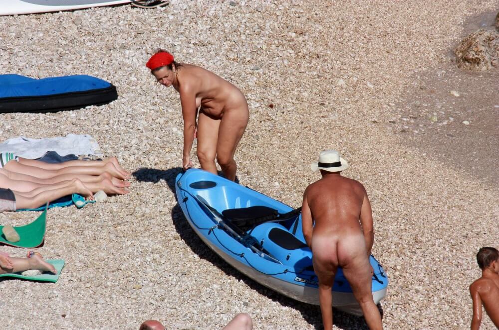 Get In Waters for Boating pics - The lifestyle of naturist advocates and their community