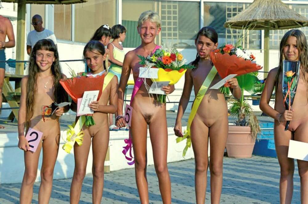 Beauty contest FR photos - The first step toward home nudism
