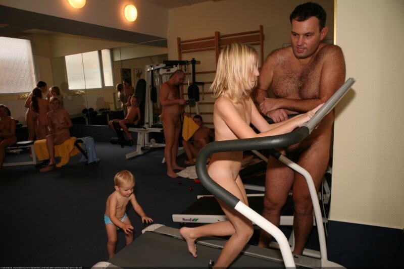 Record room naturists photos - Naturism as a Way to Connect with Nature