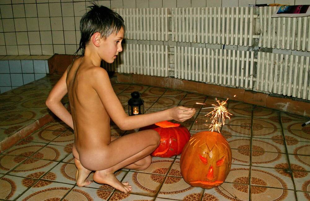 Naturism photo gallery # 20 - Naturism as a Way of Life