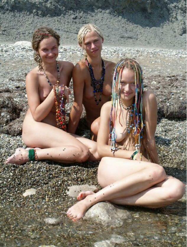 Naturism photo gallery # 49 - Ordinary people as naturists