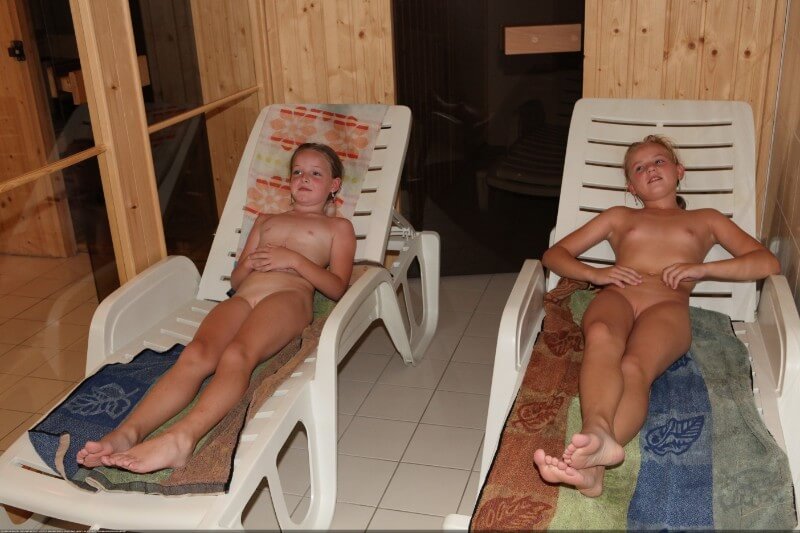 Record center relaxation photos - Complete Natural Nudity