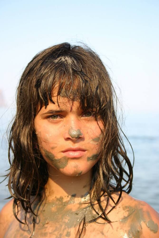 Courageous Naturist Girl pics - Naturism promotes tolerance