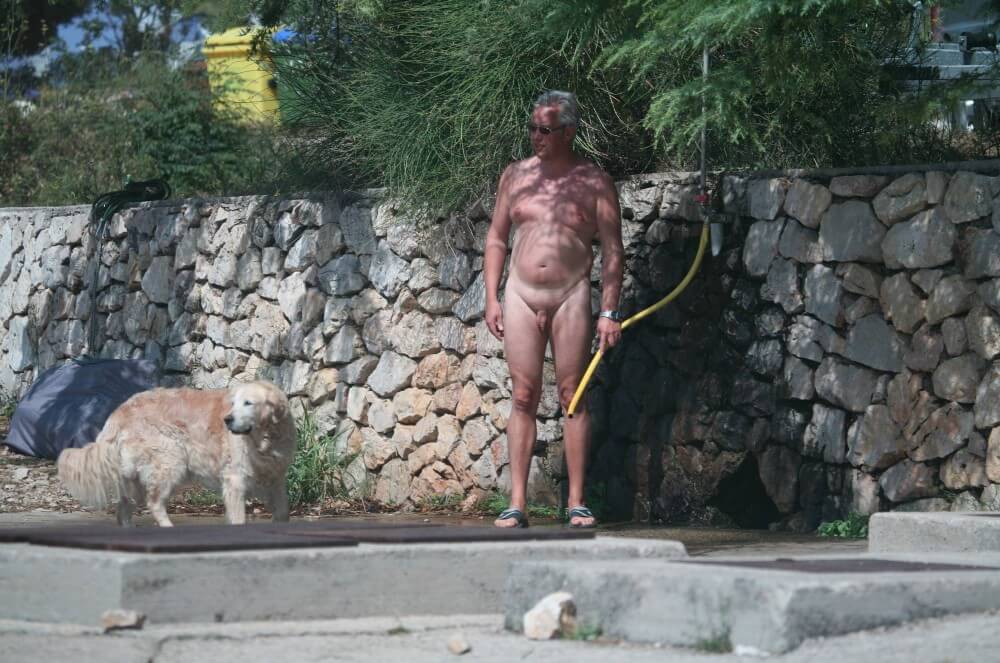 Shower-Wall Bath Parents pics - Nudism promotes mental well-being