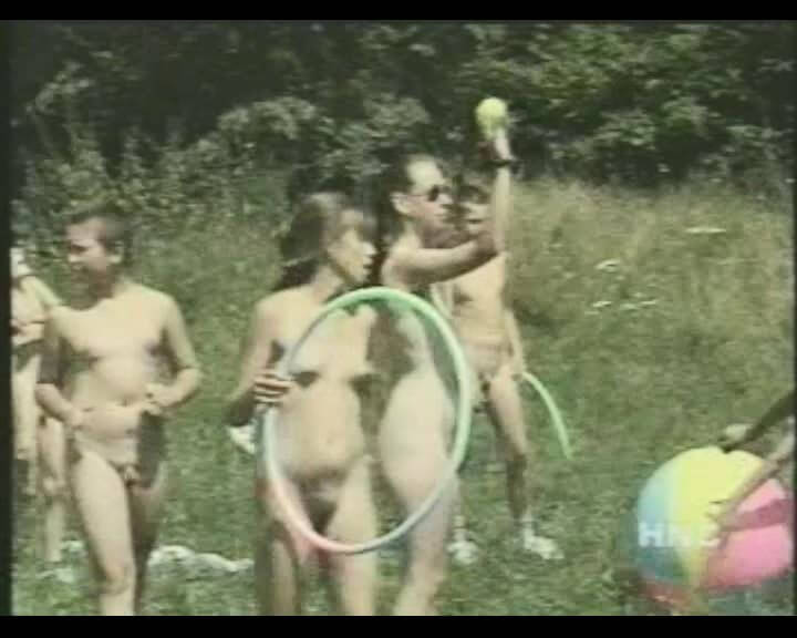 Helios Natura: Nudi Youth Weekend - Nudists live together in nature and in groups