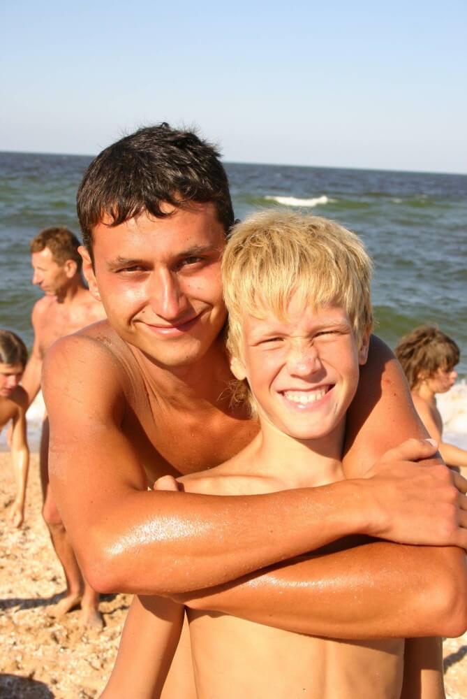 Naturist Group Pictures - People seek unity with nature through naturist practices