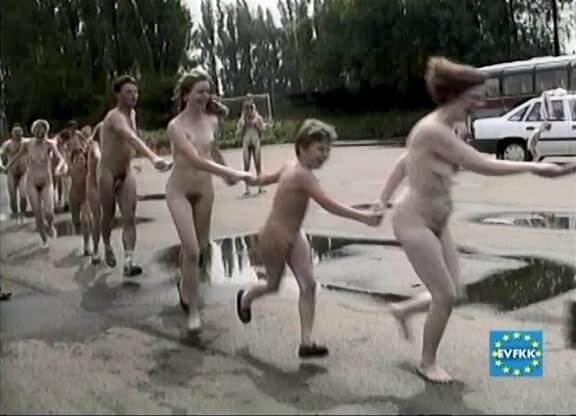 Helios Natura: Tutti-Frutti Nudie - Eurovid FKK - Respect for one another and for the natural world are key principles of nudism and naturism